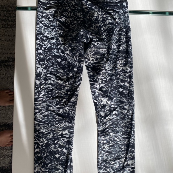 Lululemon leggings bundle of 2 - Picture 5 of 7